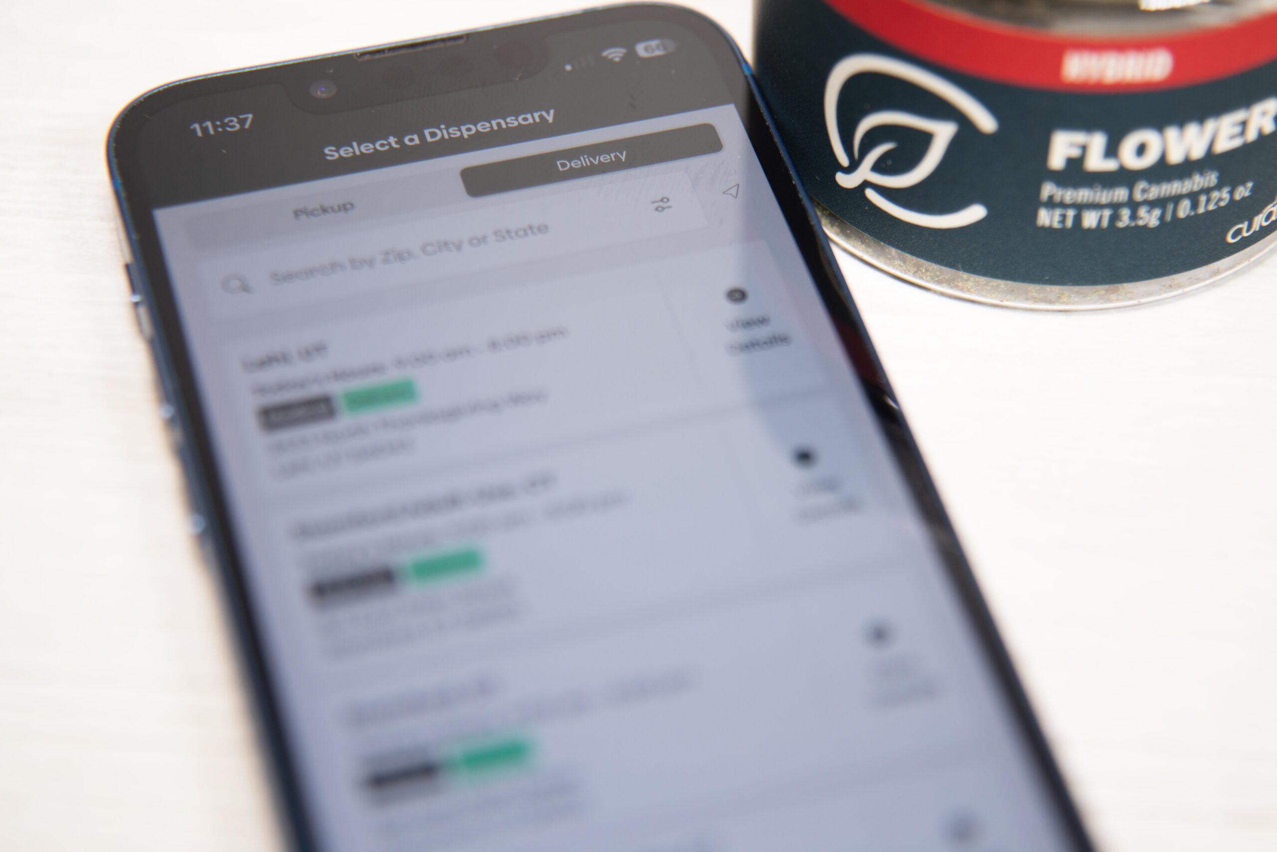 Pickup or Delivery? Pros and Cons for the Modern Cannabis Consumer